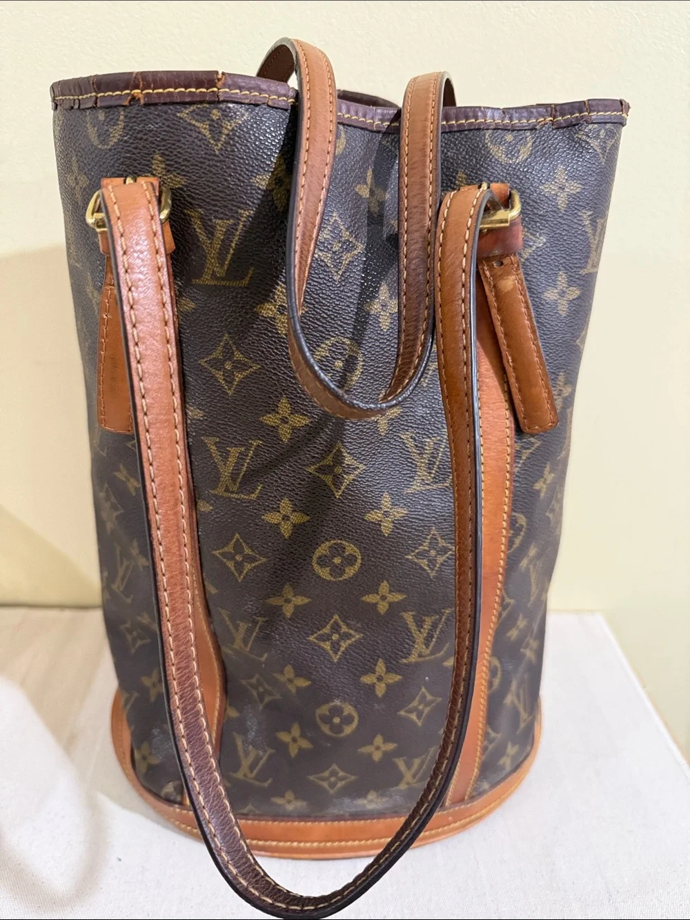 Authentic Louis Vuitton monogram vintage Louis Vuitton bucket shoulder bag